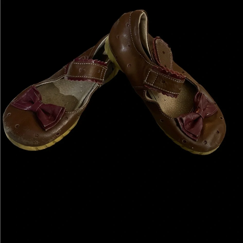 Livie & Luca girls brown boutique Mary Jane with bow so cute sz 12